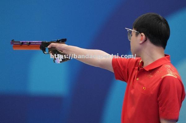 瑞士选手力克对手，夺得射击比赛金牌
